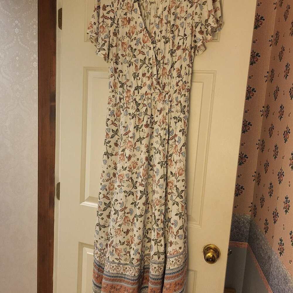 Know Rose peasant style dress.  Flower pattern, size XL.